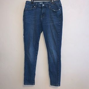 Mossimo Curvy Skinny Jeans Size 8